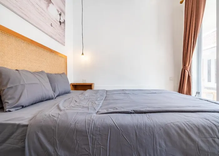 Lumturi House - Centrally Located Guest house