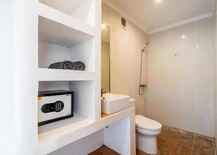 Lumturi House - Centrally Located